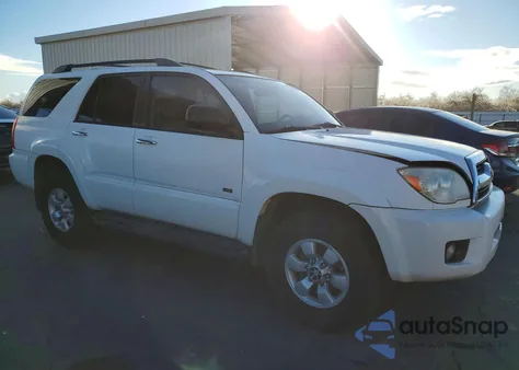 2006 Toyota 4Runner Sr5 z USA, uszkodzony, nr VIN JTEZU14R768046991